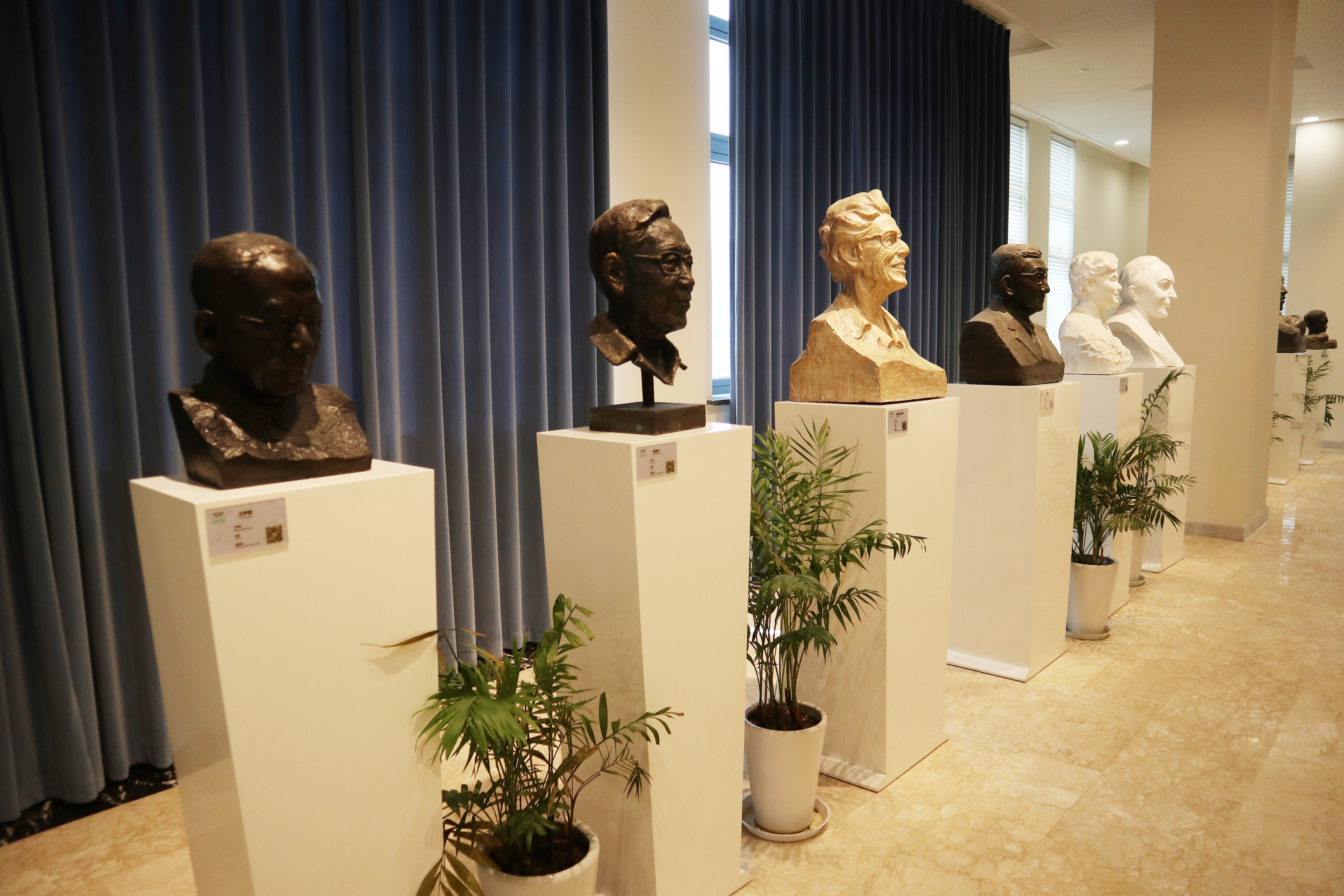 人生就是博官网集团：雕塑史诗，传承仁人志士的鲜丽过程