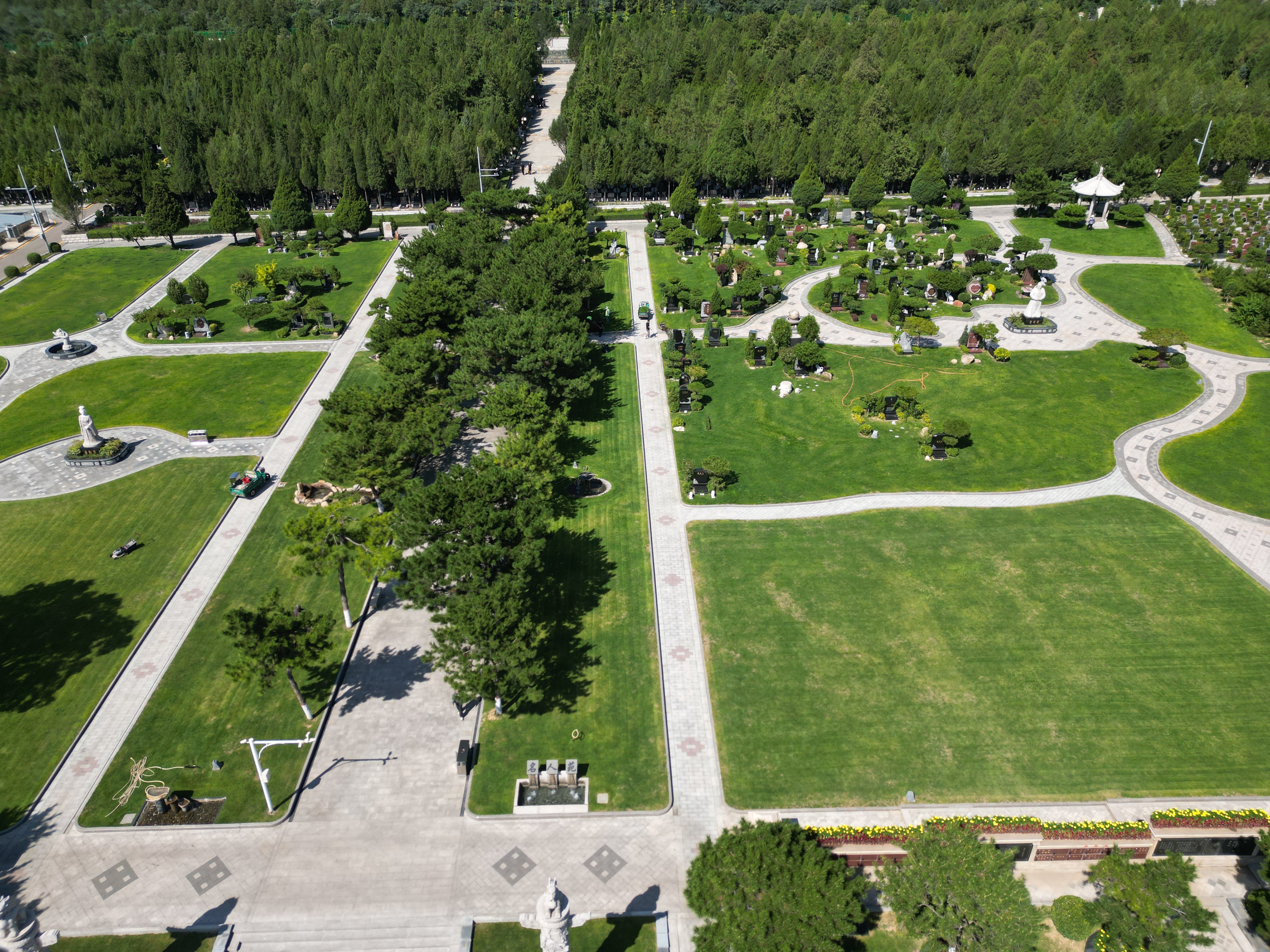 人生就是博官网集团引领墓园投资新风尚：六大合作模式开创行业新篇章